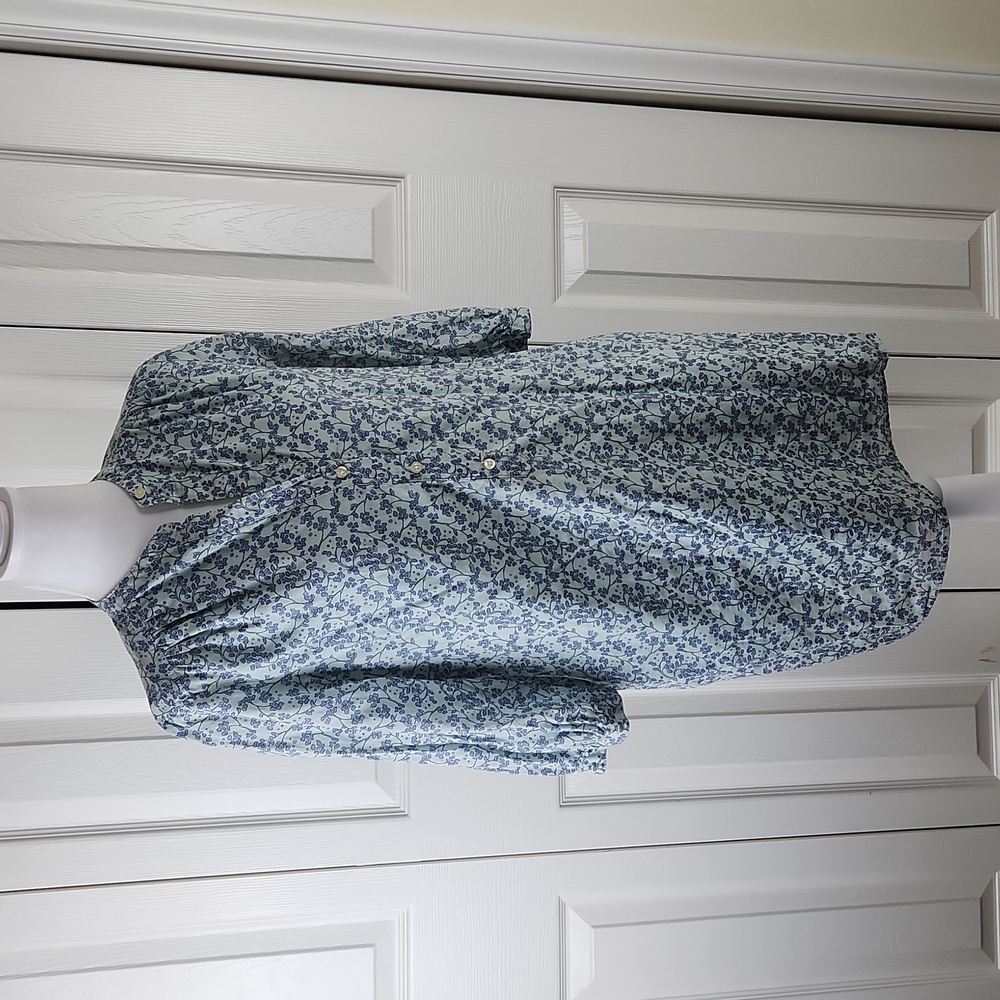 Old Navy Dress Ditsy Floral size M, pretty pastel blue w blue flowers. So cute!! - Picture 4 of 10